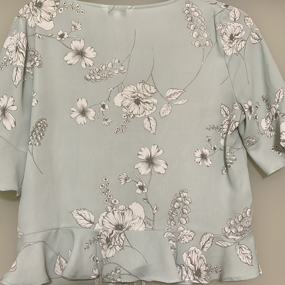 Express mint flowy crop top - Picture 4 of 4